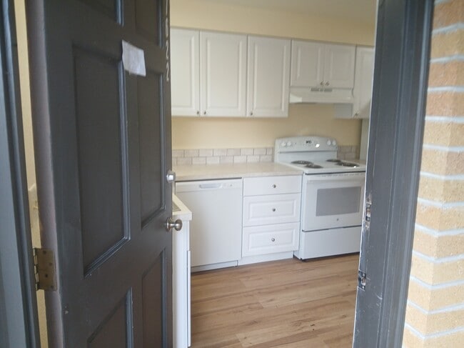 Building Photo - 7622 Chinook Ave