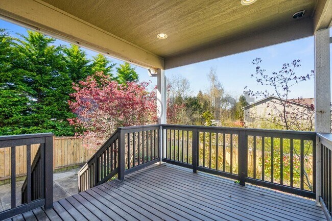 Building Photo - 722 85th Dr SE