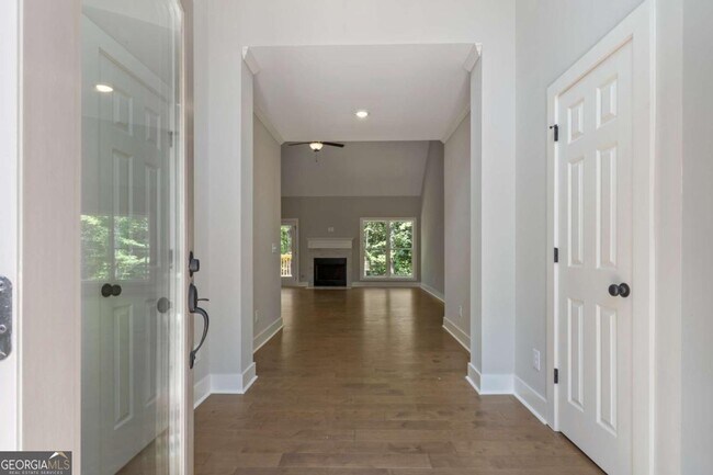 Building Photo - 380 Ansley Dr