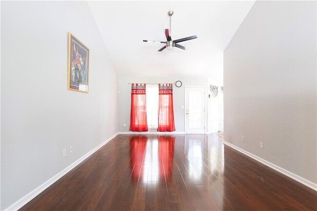 Building Photo - 315 Myrtlewood Terrace NW