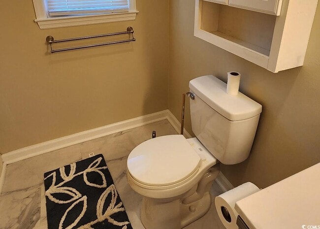 Building Photo - 220 Flag Patch Rd