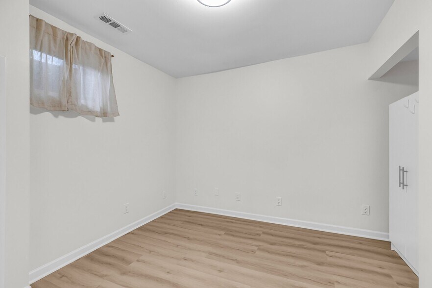 Building Photo - 5338 Anchor Ct