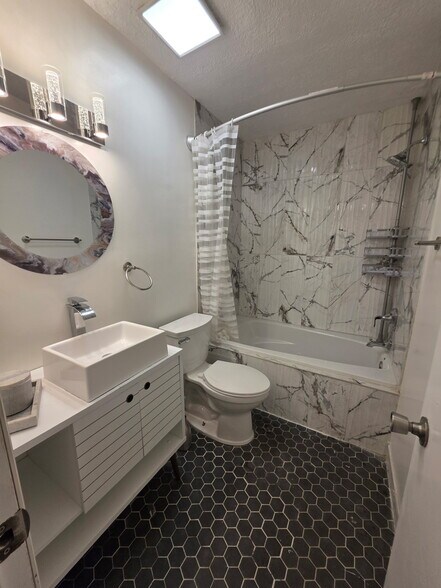 Bathroom - 5721 Som Center Rd