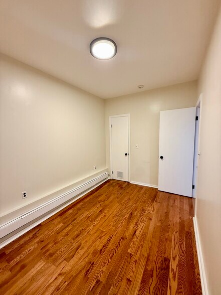 Building Photo - 5 Villa Dr