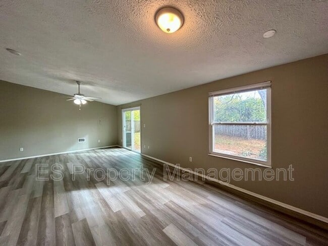 Building Photo - 5535 Freedom Ct