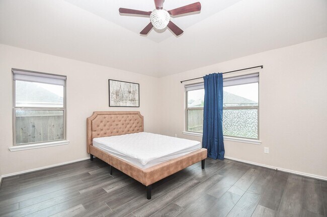 Building Photo - 8730 Trenton Landing Ln