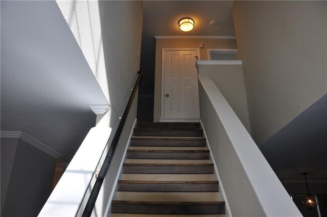 Building Photo - 1704 Parkfield Cove