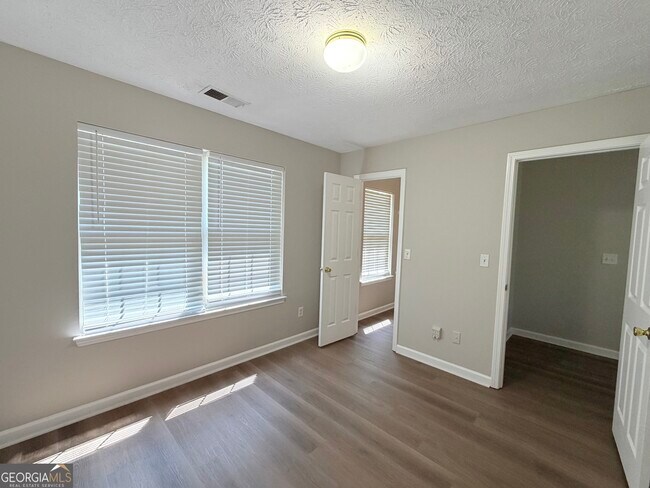 Building Photo - 3145 Waterplace Cove