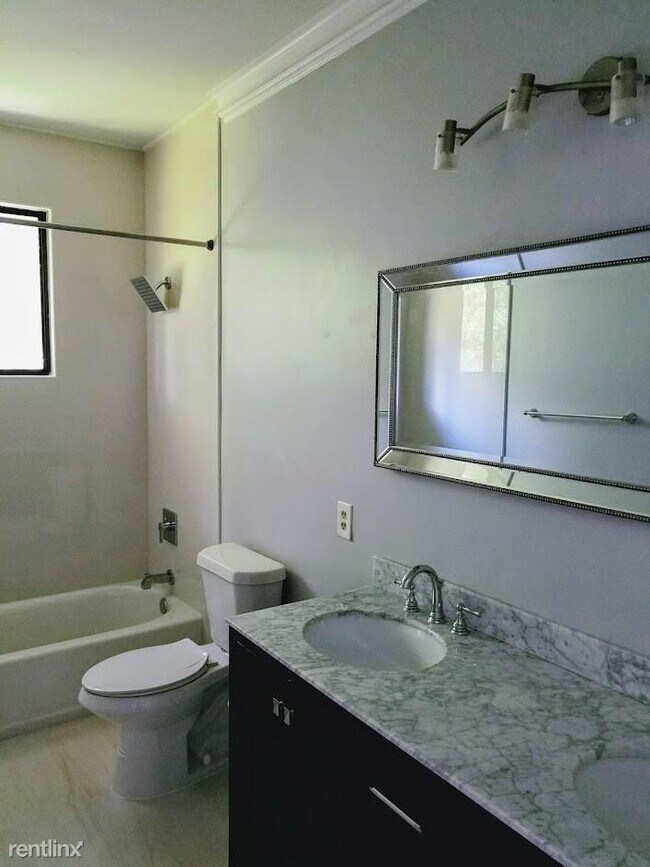 Building Photo - 4 br, 2.5 bath House - 10334 NW 6th Ct