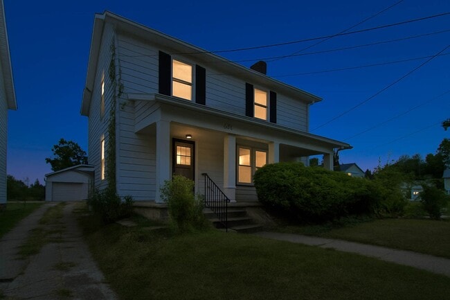 Building Photo - ? Charming Home in the Heart of Newark! ?
