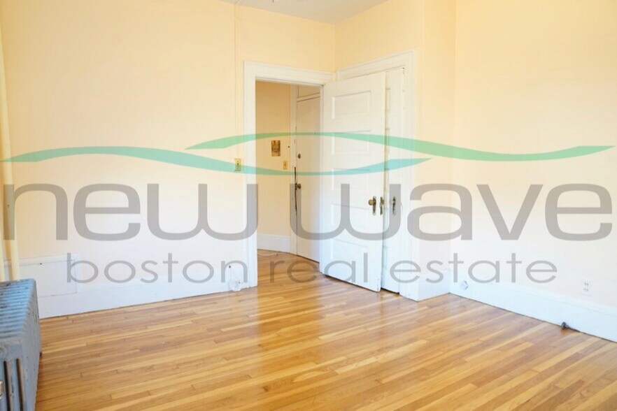 Building Photo - 1091 Boylston St