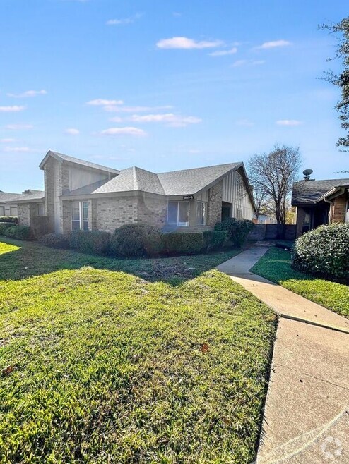 Building Photo - 1405 W Braker Ln