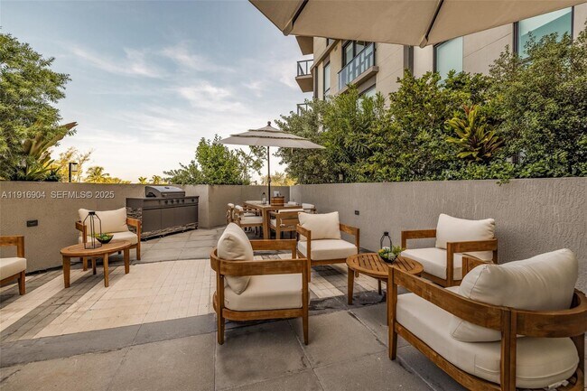 Building Photo - 3801 N Dixie Hwy