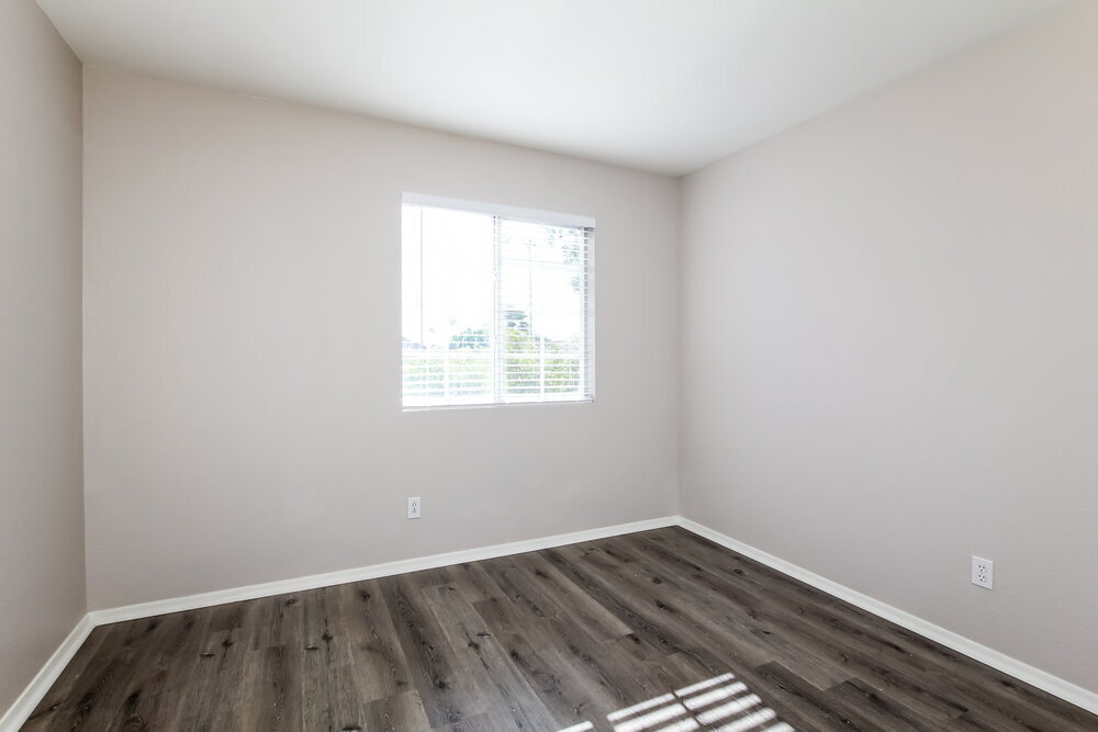 Building Photo - 9147 N 73rd Ln