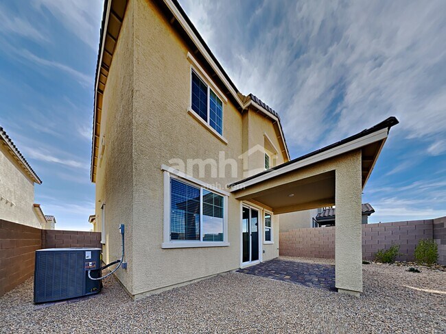 Building Photo - 10044 Spire St