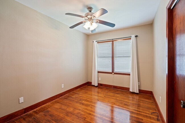Building Photo - 6728 Avenue Q