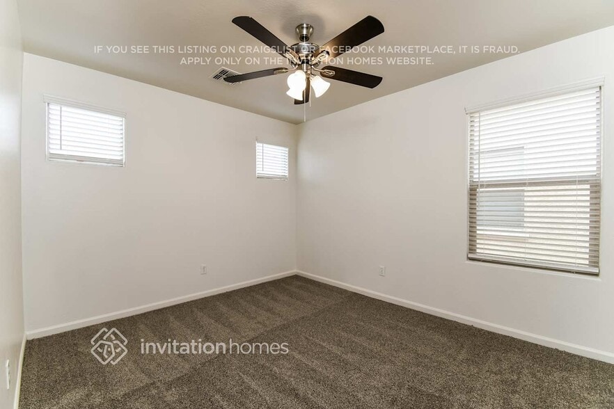 Building Photo - 1427 S Moccasin Trail