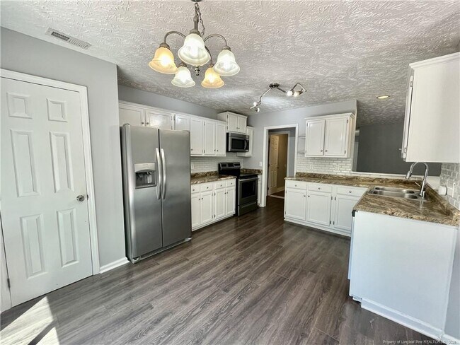 Building Photo - 4226 Donegal Dr