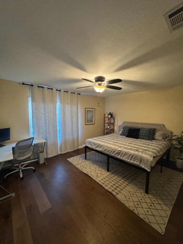 Building Photo - 1346 Miraflores Glen