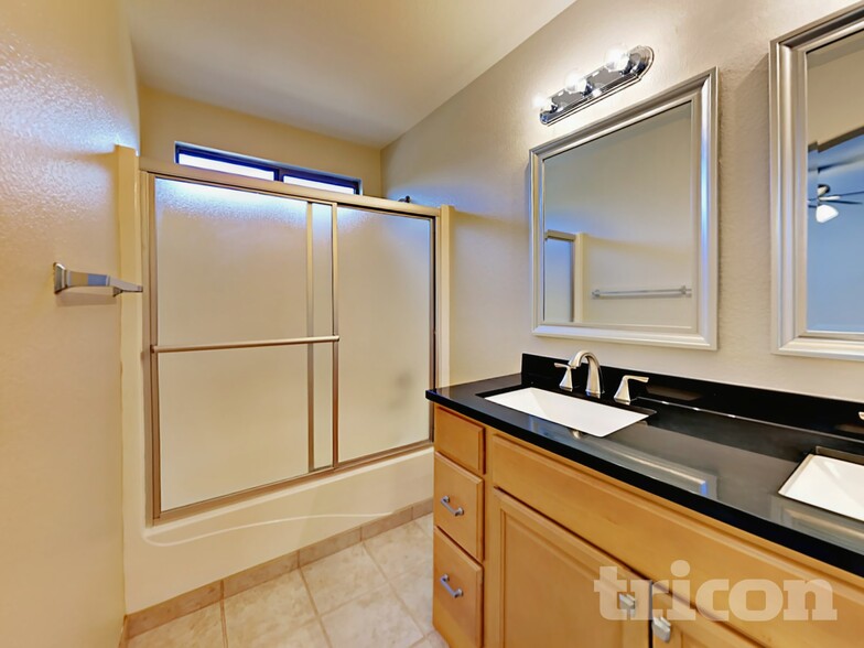 Building Photo - 16286 N 159th Dr