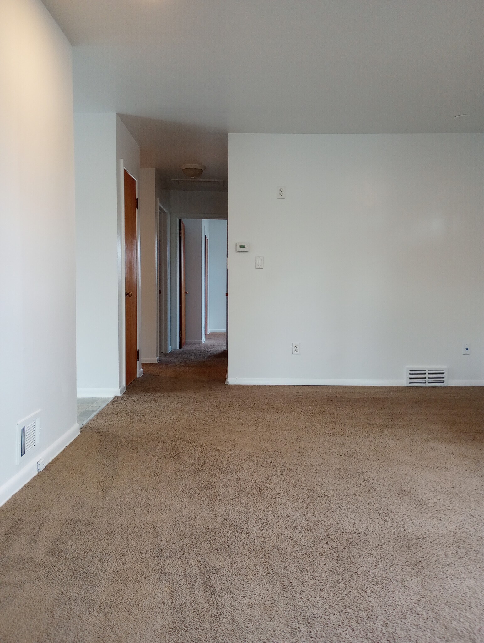 Building Photo - 914 Belton Ave