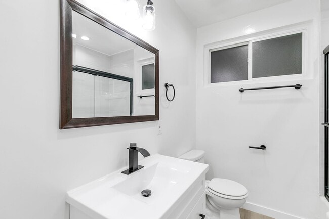 Building Photo - 1138 Cardiff Ave