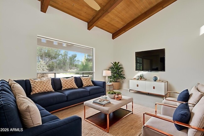 Building Photo - 8001 E Vista Bonita Dr