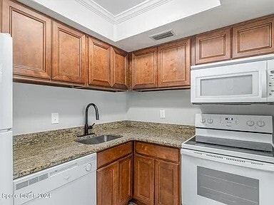 Kitchen. - 230 Columbia Dr