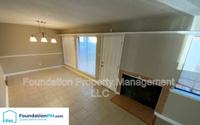 Building Photo - 3818 High Bridge Ct