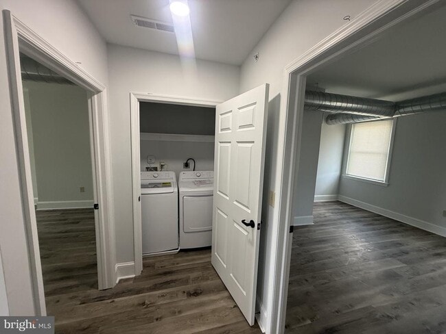 Building Photo - 2513 Frankford Ave