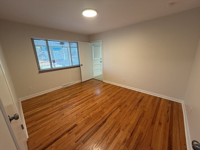 Building Photo - 1168 Cryer Ave