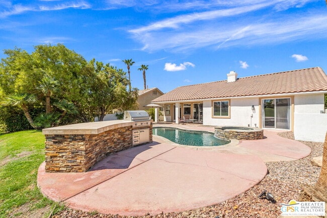 Building Photo - 50280 Spyglass Hill Dr