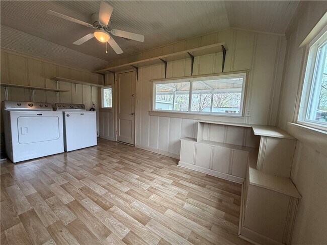 Building Photo - 2255 E Huntsville Rd