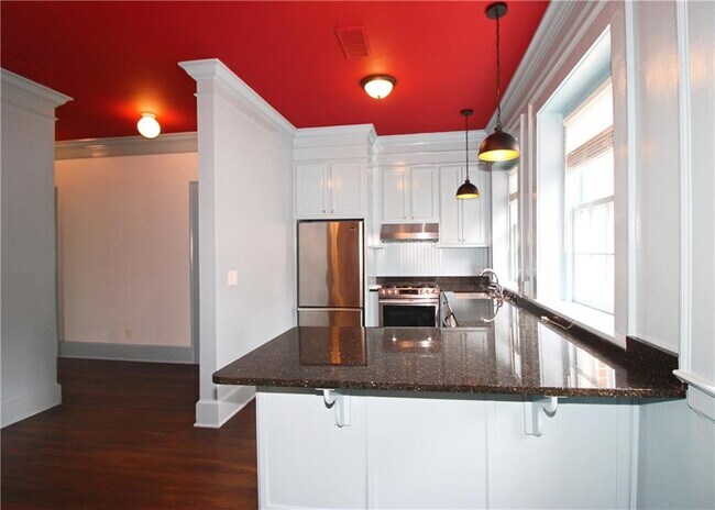 Building Photo - 1 S Prado NE