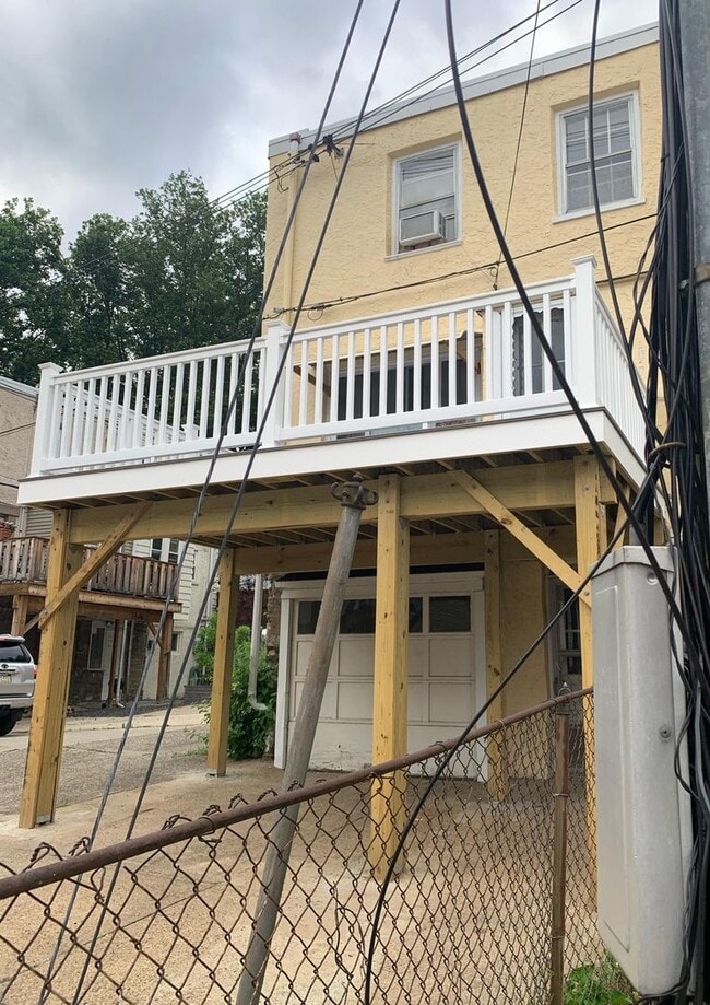 Building Photo - 2bd/1ba charming house