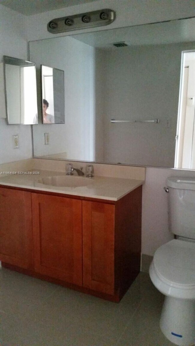 Building Photo - 7601 E Treasure Dr