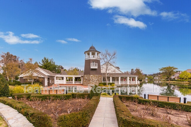 Building Photo - 27007 Edgewater Lnr