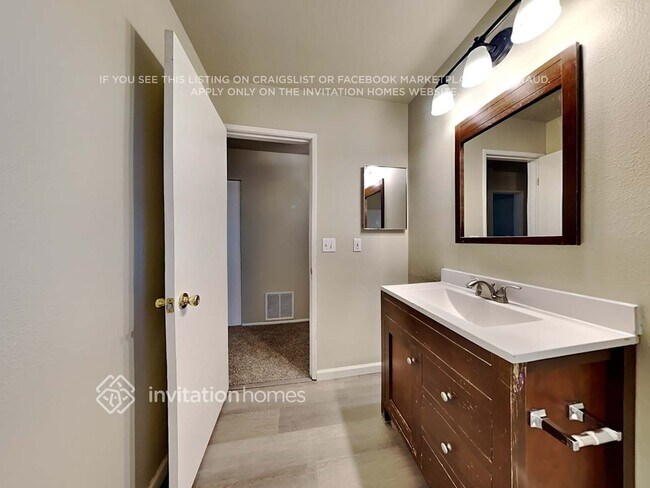 Building Photo - 6215 90th St Ct E