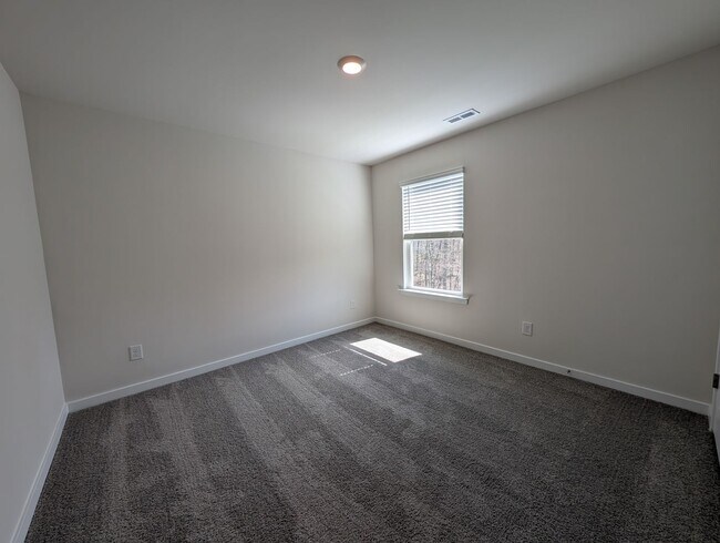 Building Photo - Beautiful New Build Home located in the Cardinal Creek Community!