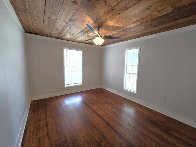 Building Photo - 2802 Winbern St