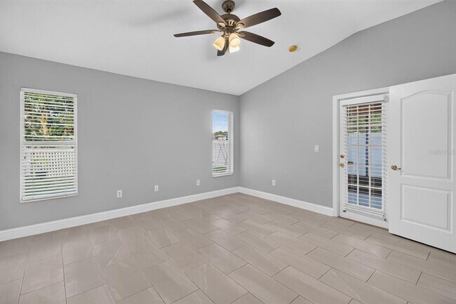Building Photo - 7961 Carriage Pointe Dr