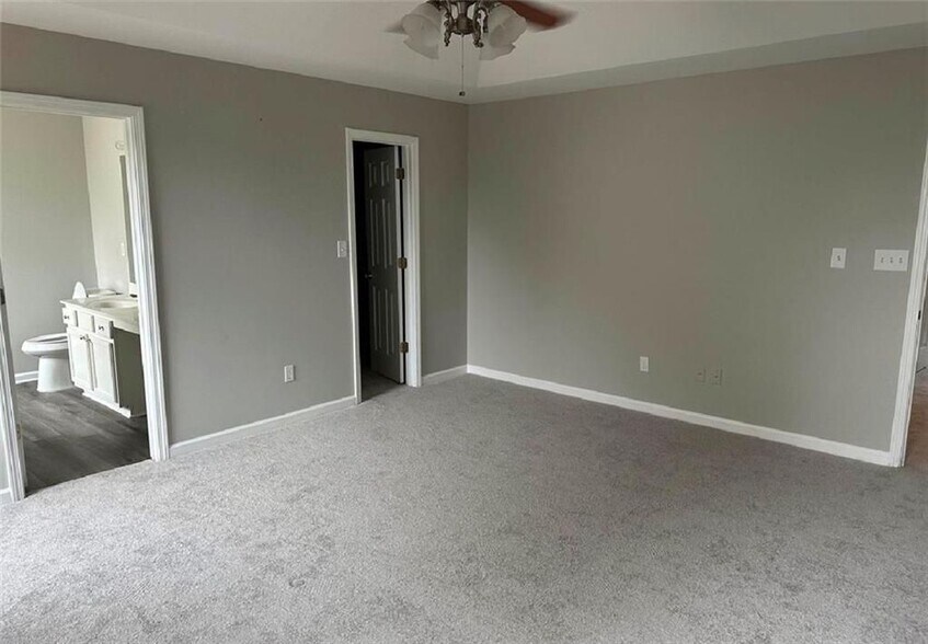 Building Photo - 1133 Hawthorn Ln