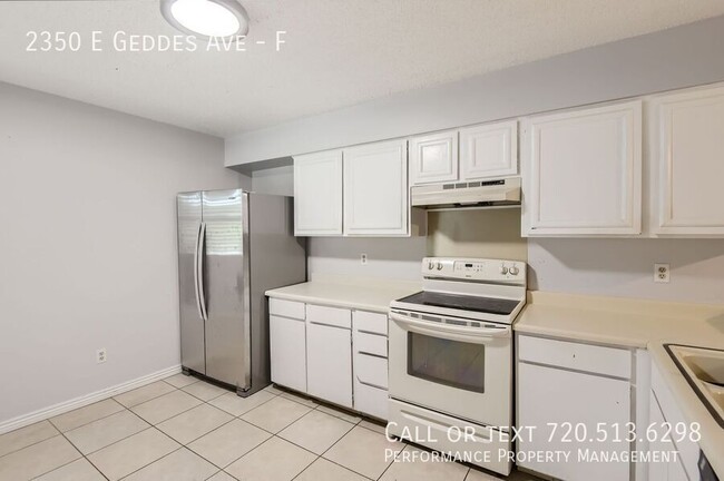 Building Photo - Spacious Three Bedroom Condo