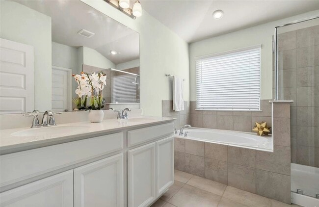 Building Photo - 205 Cresta Cv Ct