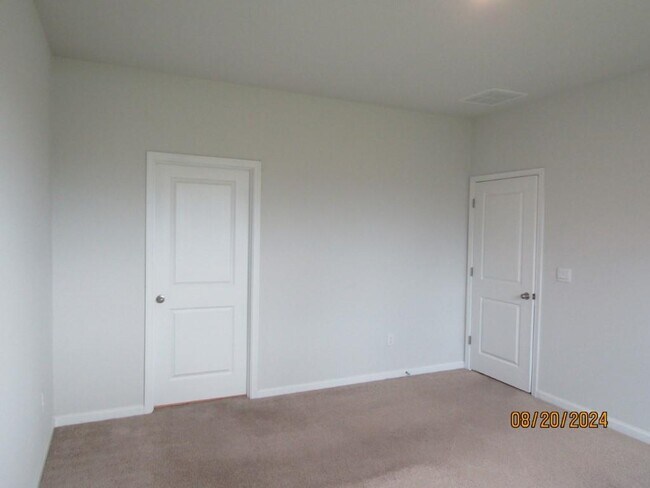 Building Photo - 2155 Ainsley Dr