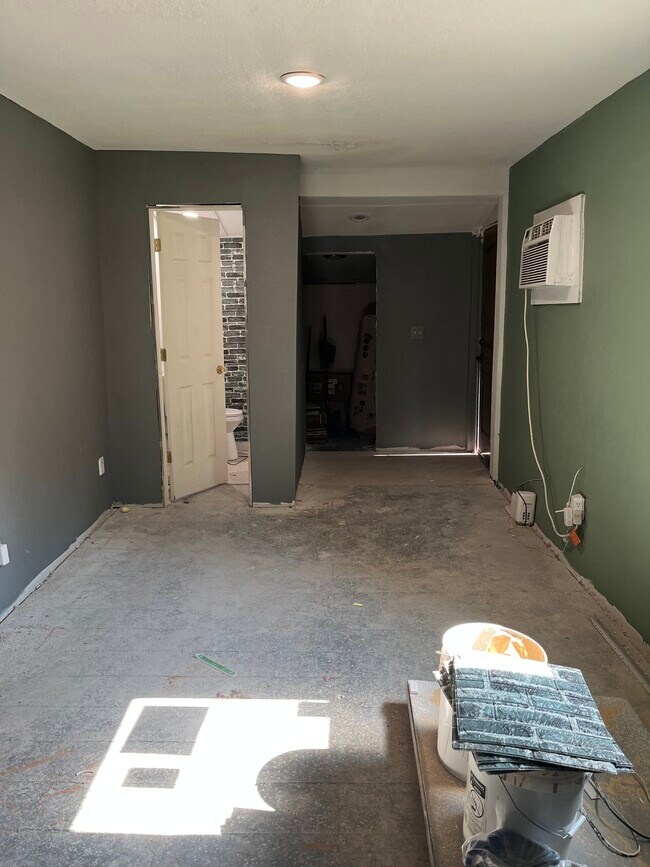 Building Photo - 2018 Pryor Ave