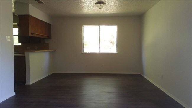 Building Photo - 1608 Dale Cove