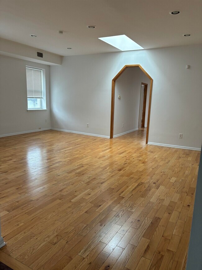 Building Photo - 178 Orient St
