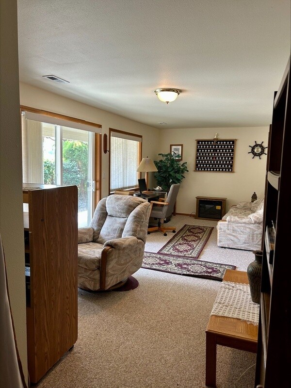 Building Photo - 4739 S Golf Course Dr