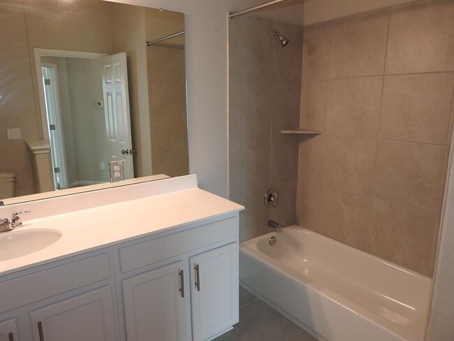 Building Photo - 108 Hauser Dr